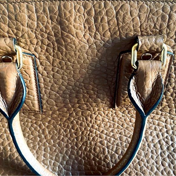 Burberry Cross Body. - Picture 3 of 10